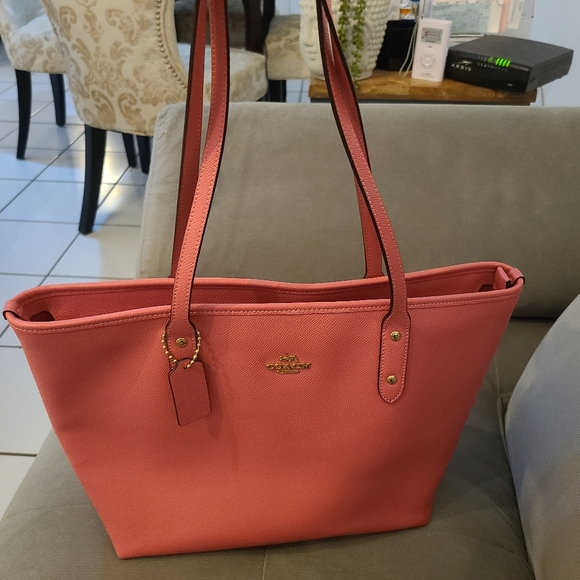 coach - Picture 1 of 3